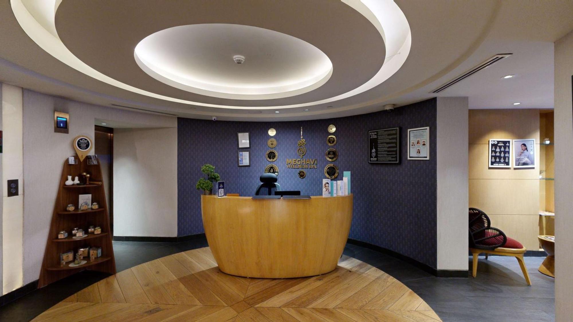 Hotel Radisson Blu Faridabad Exterior foto
